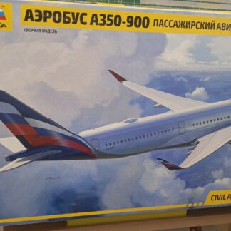 7039 Аэробус А350-900 Пассажирский авиалайнер 1/144  Звезда