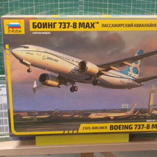 7026 Боинг 737-8 MAX Пассажирский авиалайнер 1/144 Звезда