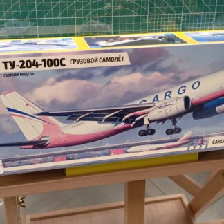 7031 ТУ-204-100С Грузовой самолет 1/144 Звезда