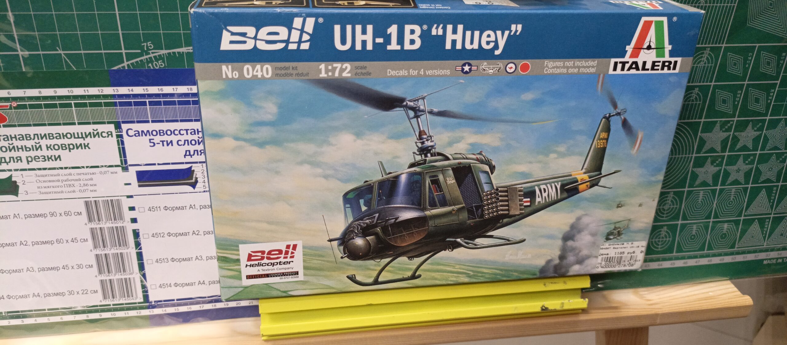 0040 Вертолёт UH-1B "Huey"1/72 Italeri